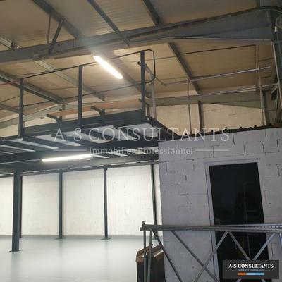 Local d'activité / Entrepôt - 575 m²