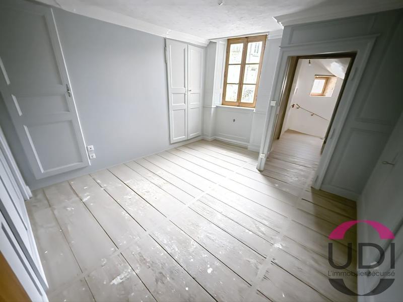 Maison en pierre - 74 m² - 2 pièces