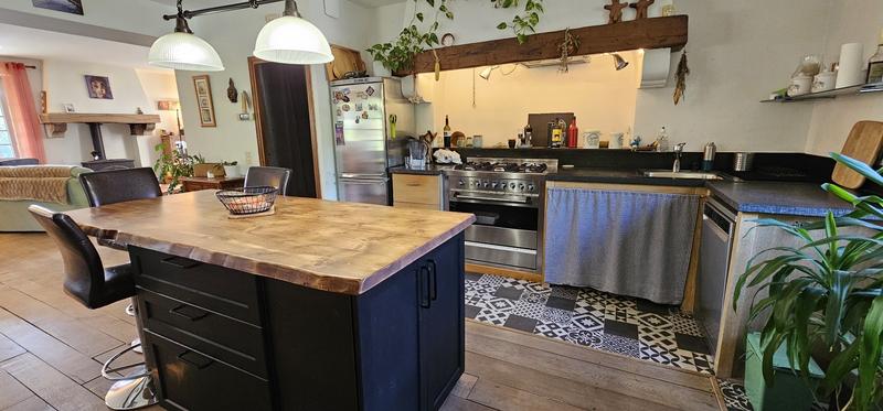 Maison - 249 m² - 4 pièces