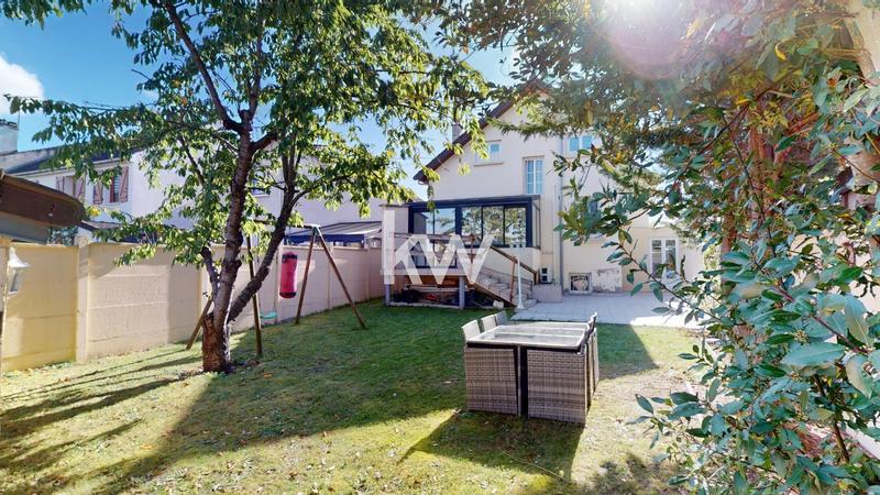 Maison - 120 m² - 6 pièces