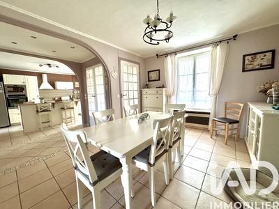 Maison - 179 m² - 8 pièces