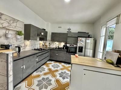 Pavillon - 100 m² - 6 pièces