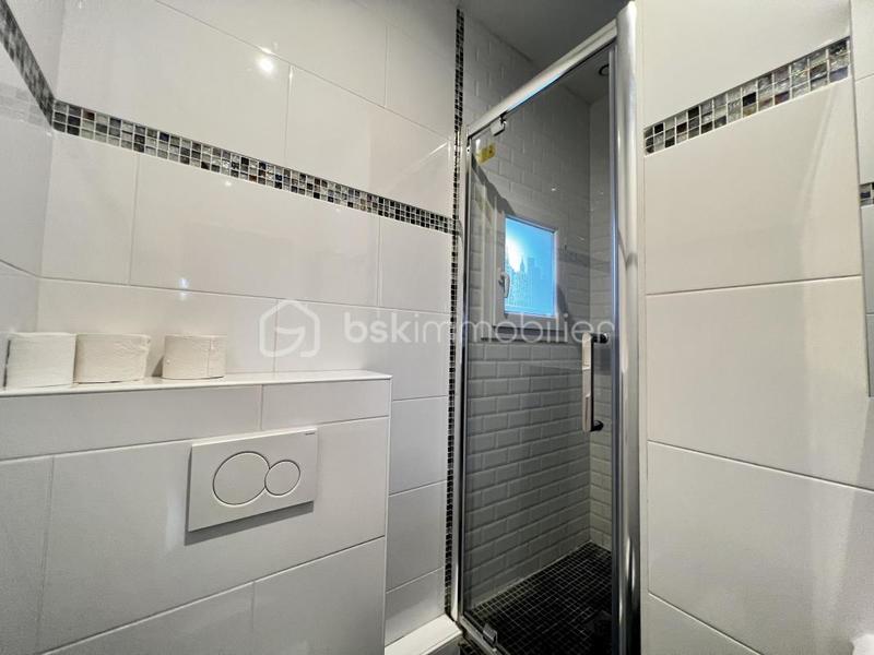 Immeuble - 134 m² - 8 pièces