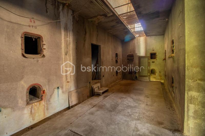 Grange - 303 m² - 1 pièce