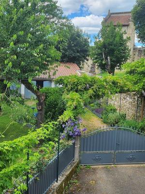 Maison - 220 m² - 8 pièces