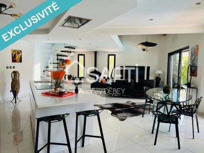 Maison - 162 m² - 7 pièces