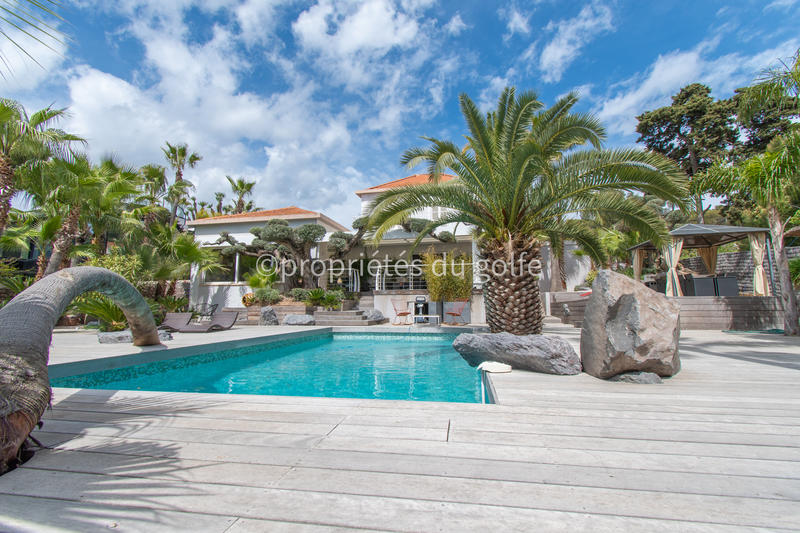 Maison - 215 m² - 6 pièces