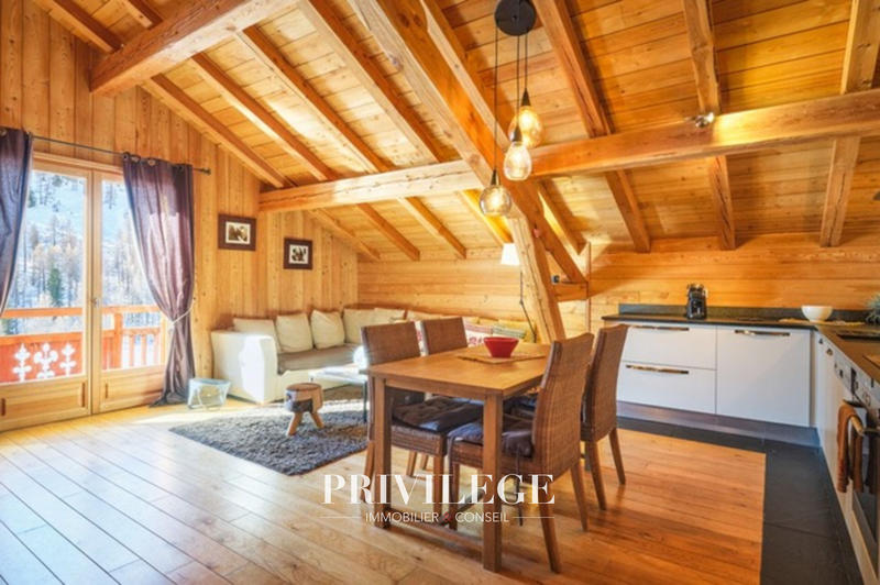 Châlet - 247 m² - 9 pièces