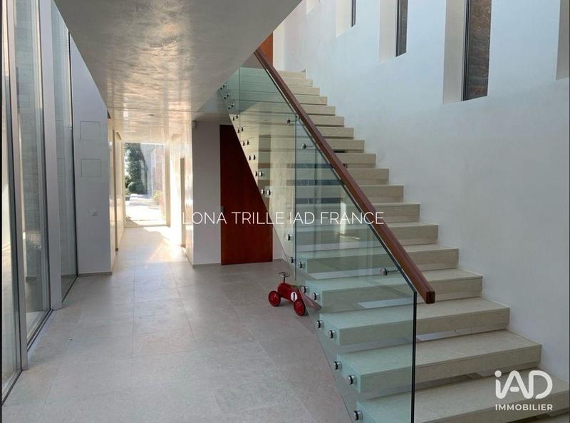 Maison - 300 m² - 5 pièces