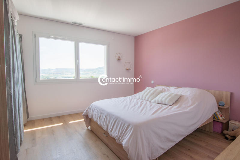 Maison - 220 m² - 7 pièces