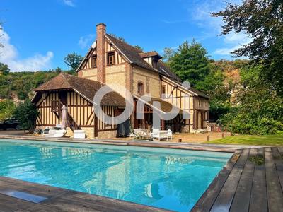 Moulin - 255 m² - 6 pièces