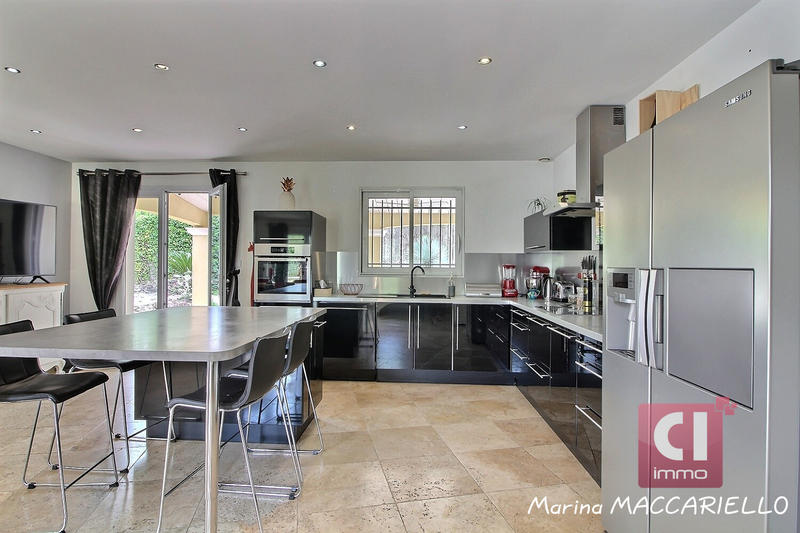 Maison - 175 m² - 6 pièces