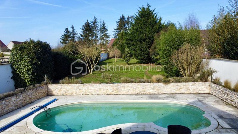 Maison - 239 m² - 6 pièces