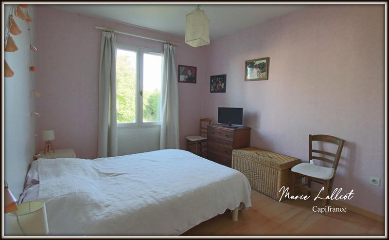 Maison - 232 m² - 9 pièces