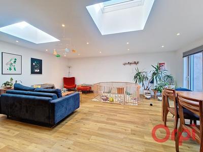 Maison - 112 m² - 4 pièces