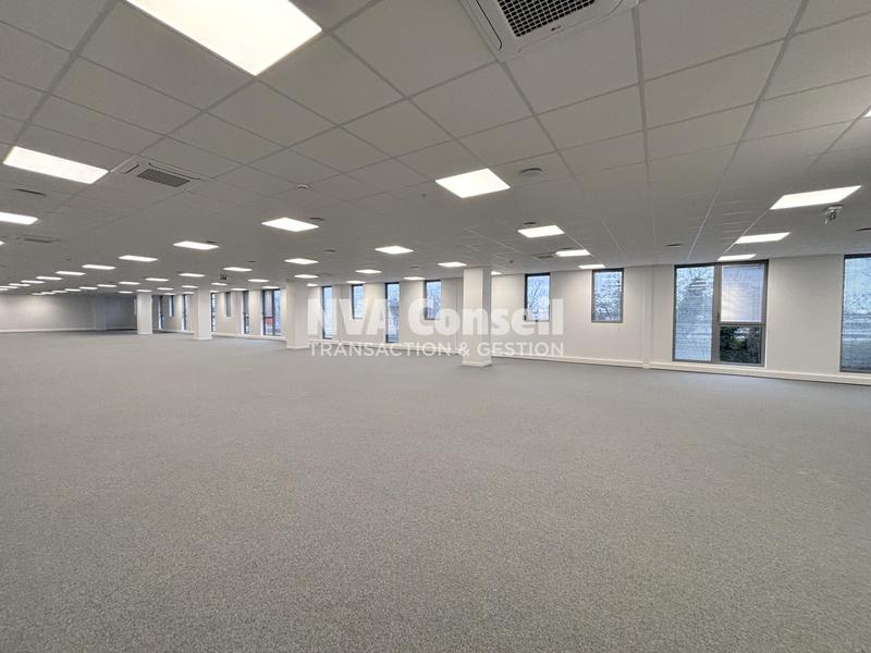 Entrepôt - 3 256 m²