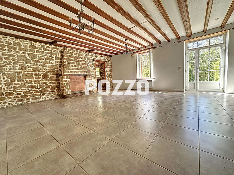 Maison - 330 m² - 16 pièces