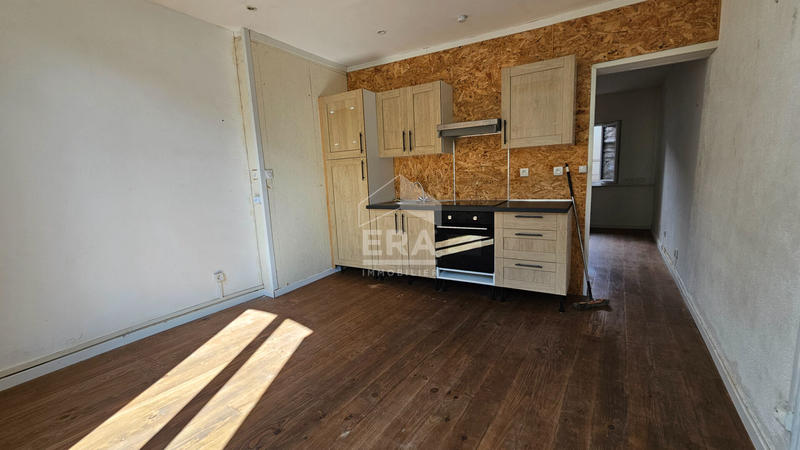 Maison - 240 m² - 10 pièces