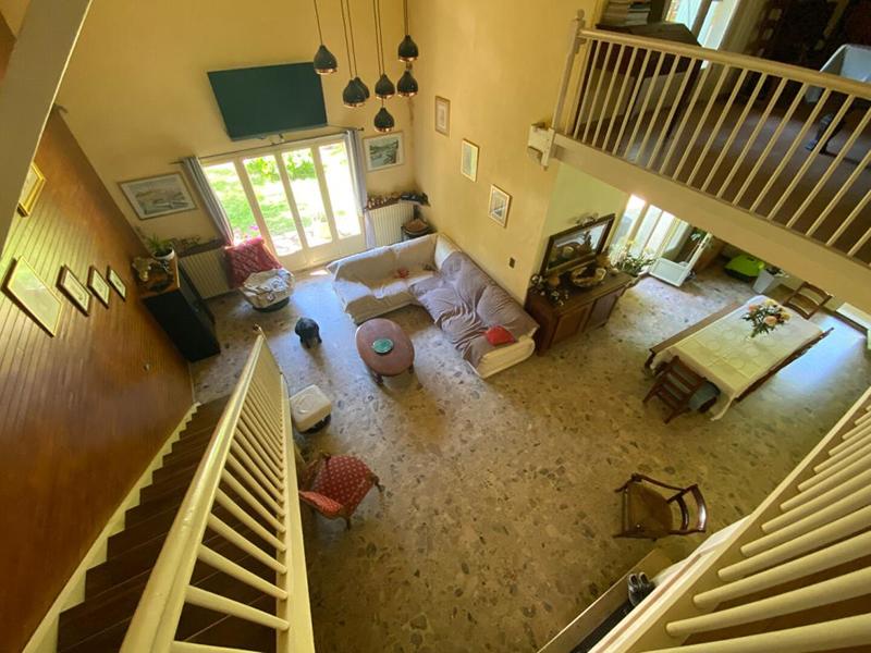 Maison - 330 m² - 9 pièces