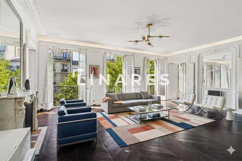 Appartement - 147 m² - 4 pièces