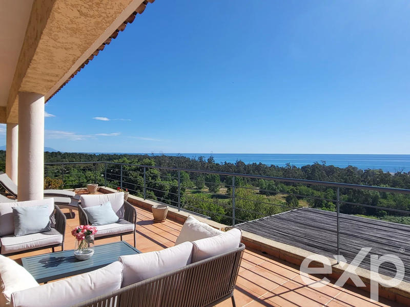 Villa - 224 m² - 8 pièces