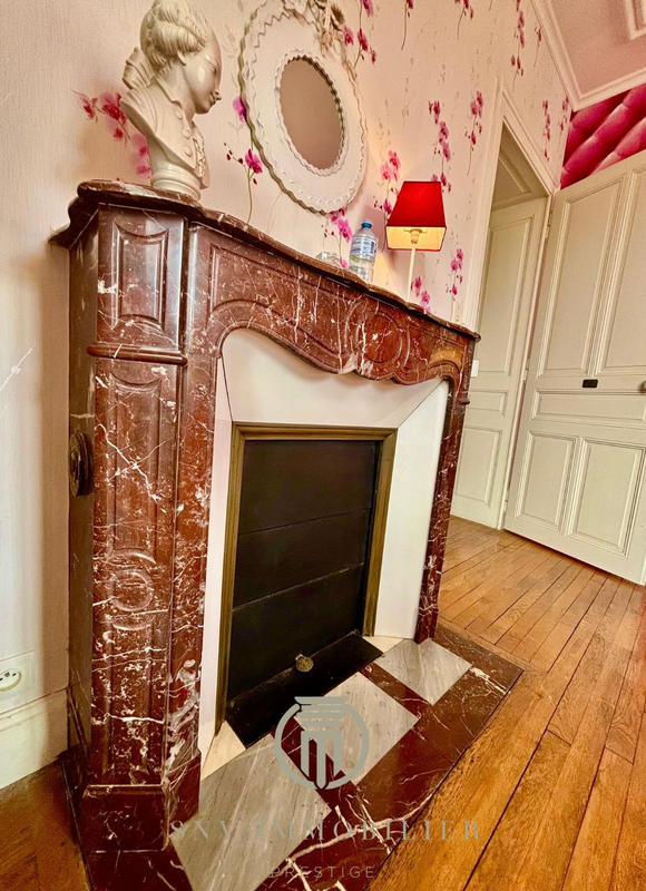 Maison - 290 m² - 12 pièces