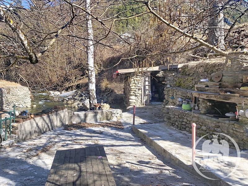 Moulin - 185 m² - 8 pièces