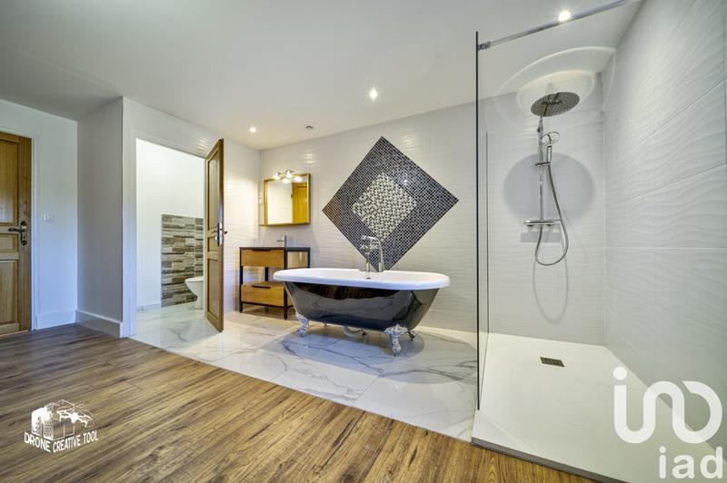 Maison - 306 m² - 13 pièces