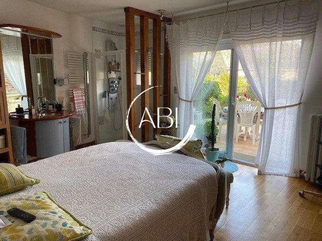 Maison - 180 m² - 6 pièces