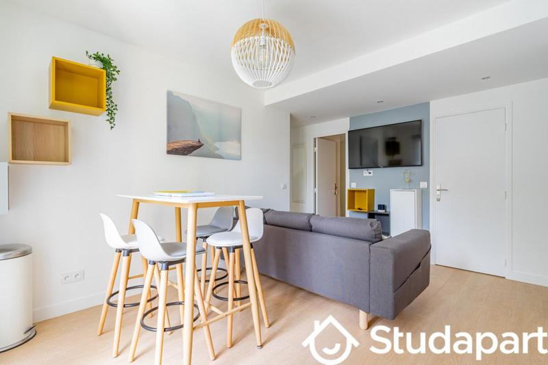 Chambre - 10 m² - 1 pièce