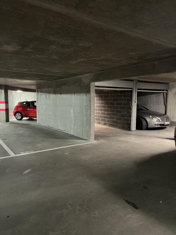 Parking / Garage - 15 m²