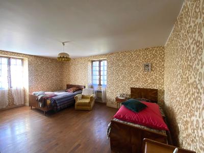 Maison - 273 m² - 8 pièces