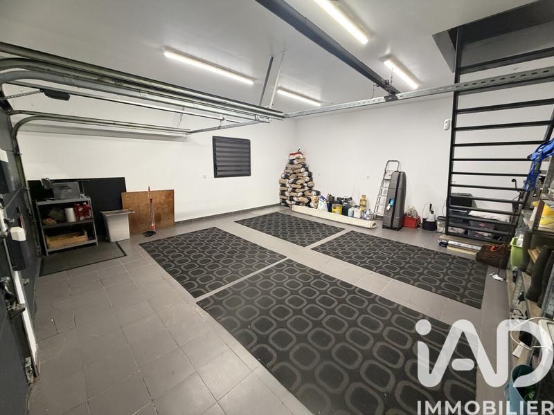 Maison - 232 m² - 7 pièces