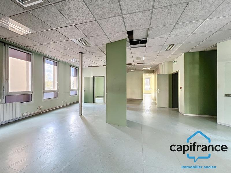 Local commercial - 240 m² - 7 pièces