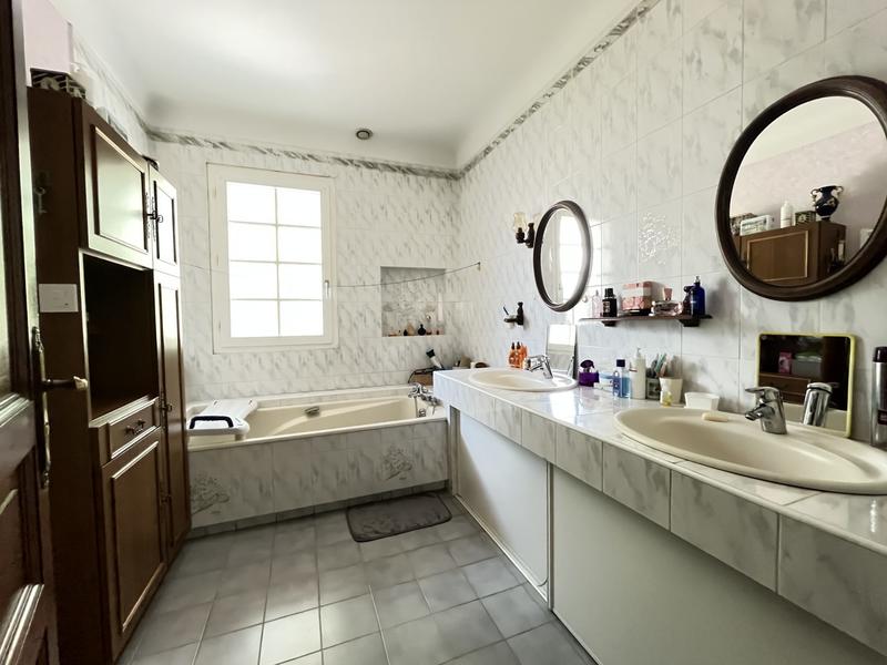 Maison traditionnelle - 157 m² - 7 pièces