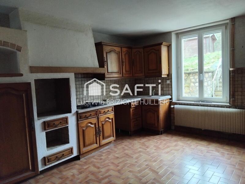 Maison - 240 m² - 9 pièces