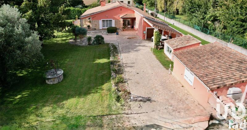 Maison - 176 m² - 9 pièces