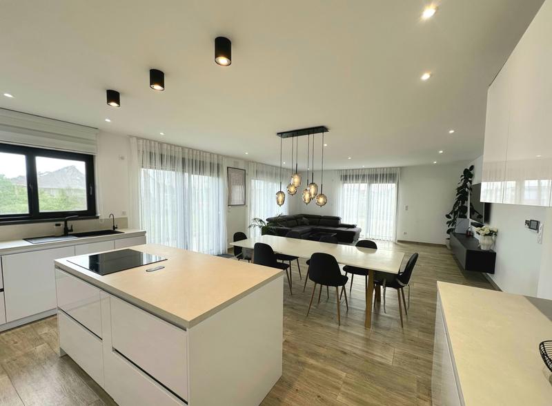 Maison - 140 m² - 6 pièces