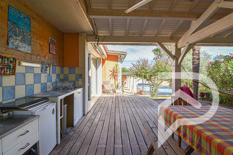 Maison - 242 m² - 6 pièces