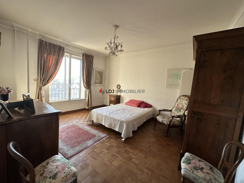 Appartement - 160 m² - 5 pièces