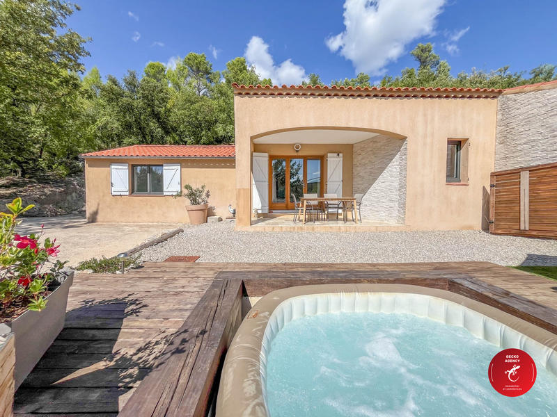 Villa - 145 m² - 6 pièces