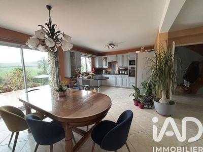Maison - 180 m² - 8 pièces