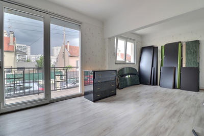 Maison - 97 m² - 8 pièces