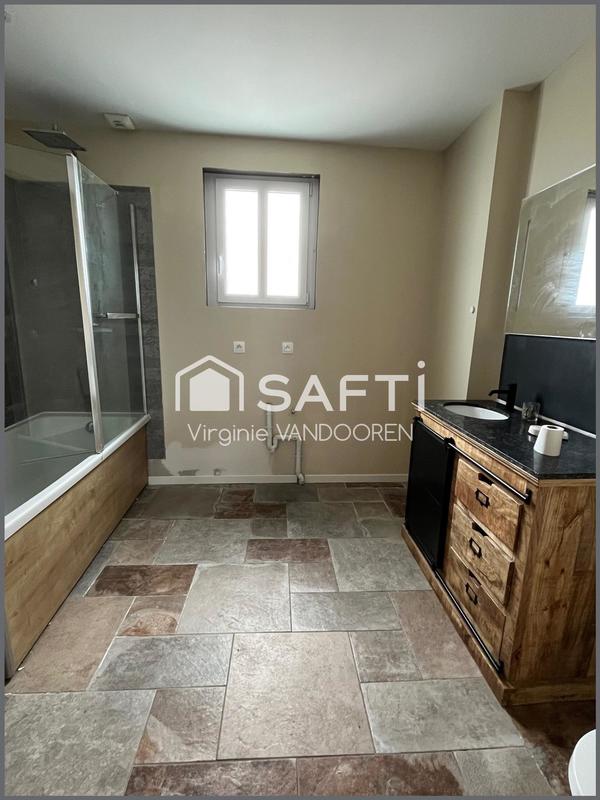 Maison - 250 m² - 9 pièces