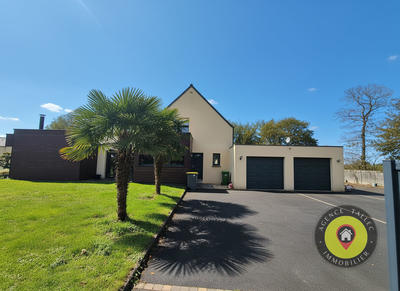 Maison - 215 m² - 6 pièces