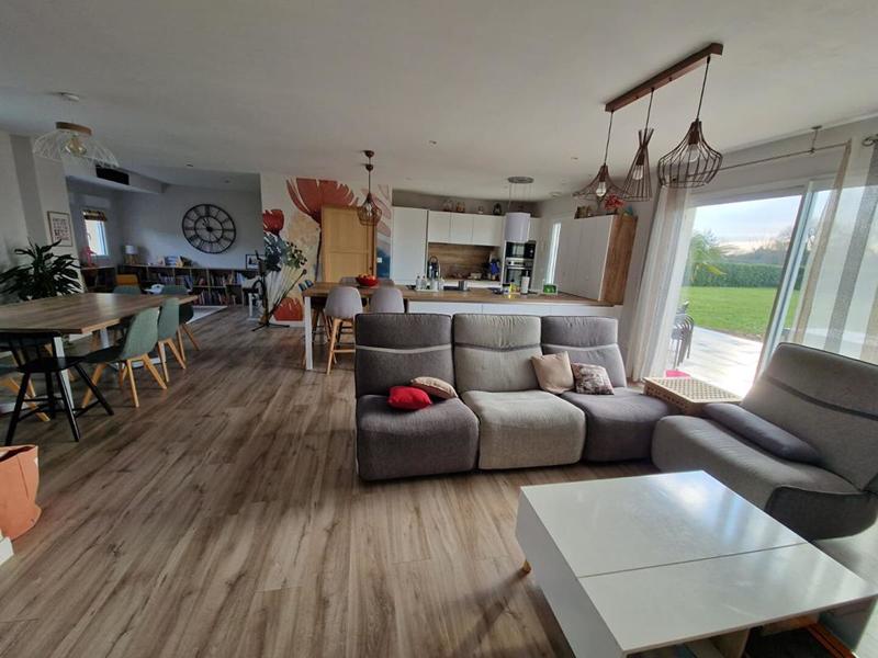 Maison - 168 m² - 7 pièces