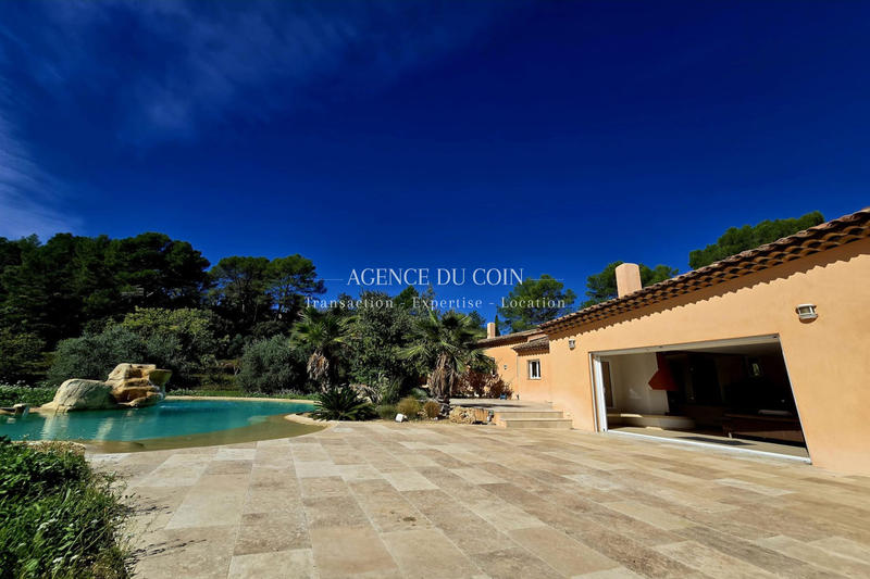 Villa - 295 m² - 7 pièces