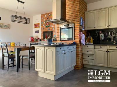 Maison - 282 m² - 10 pièces