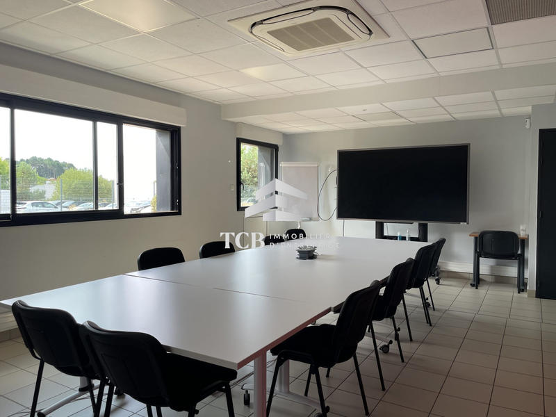Bureau - 210 m²