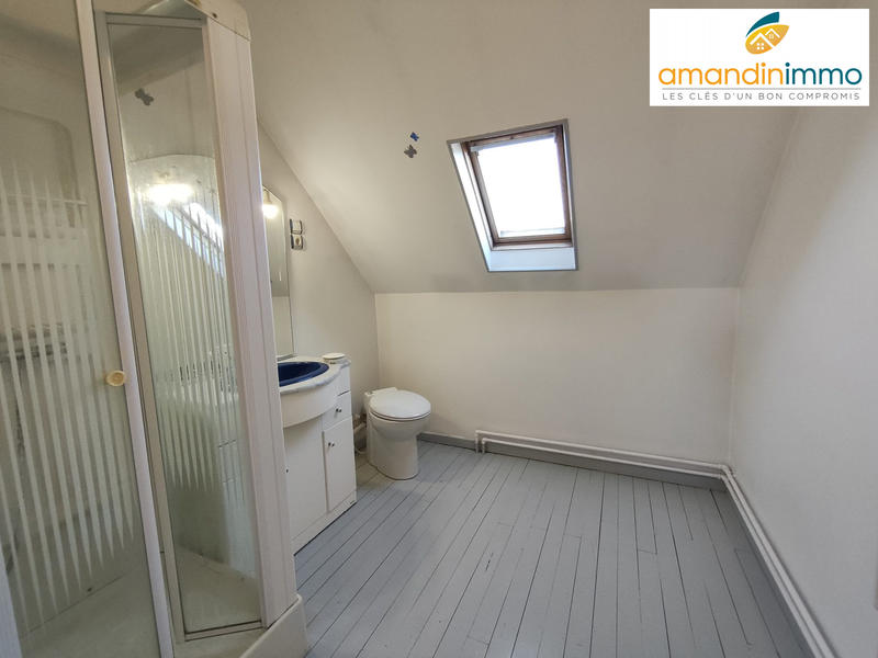 Maison - 97 m² - 8 pièces